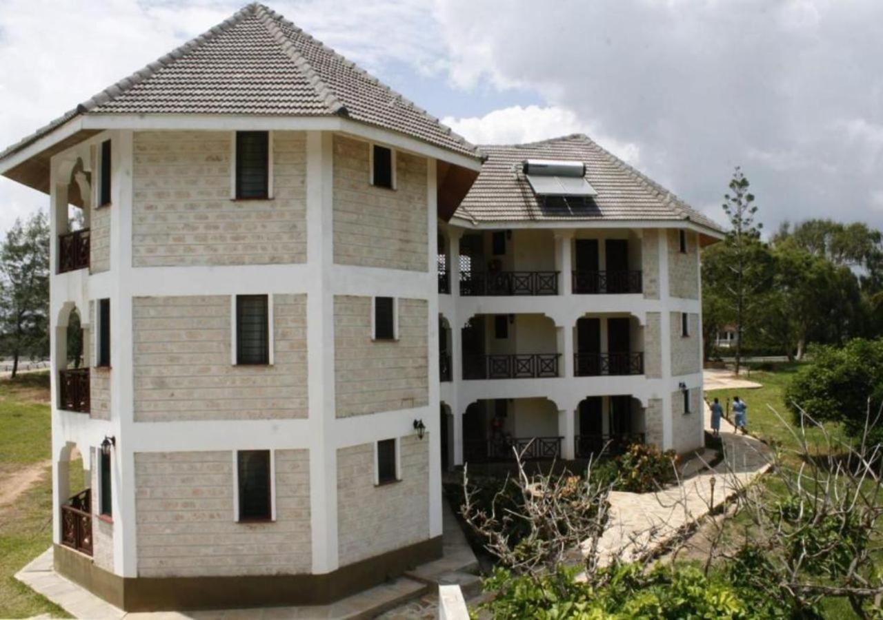 Watamu Adventist Beach Resort Exterior photo
