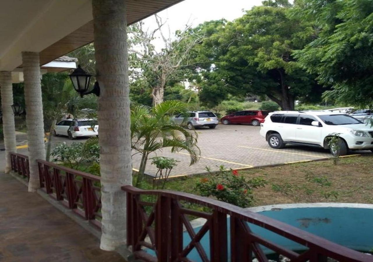 Watamu Adventist Beach Resort Exterior photo